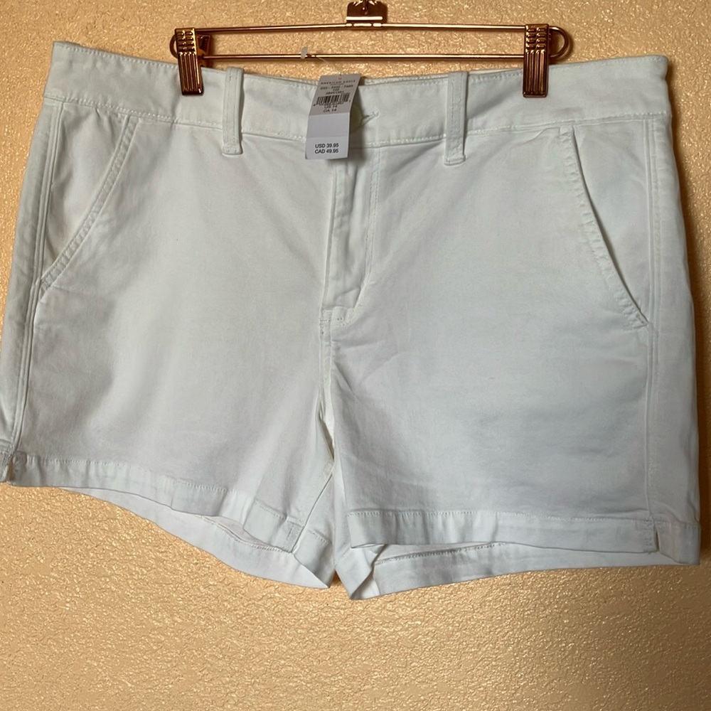 American Eagle Outfitters White Bermuda Shorts Relaxed Fit